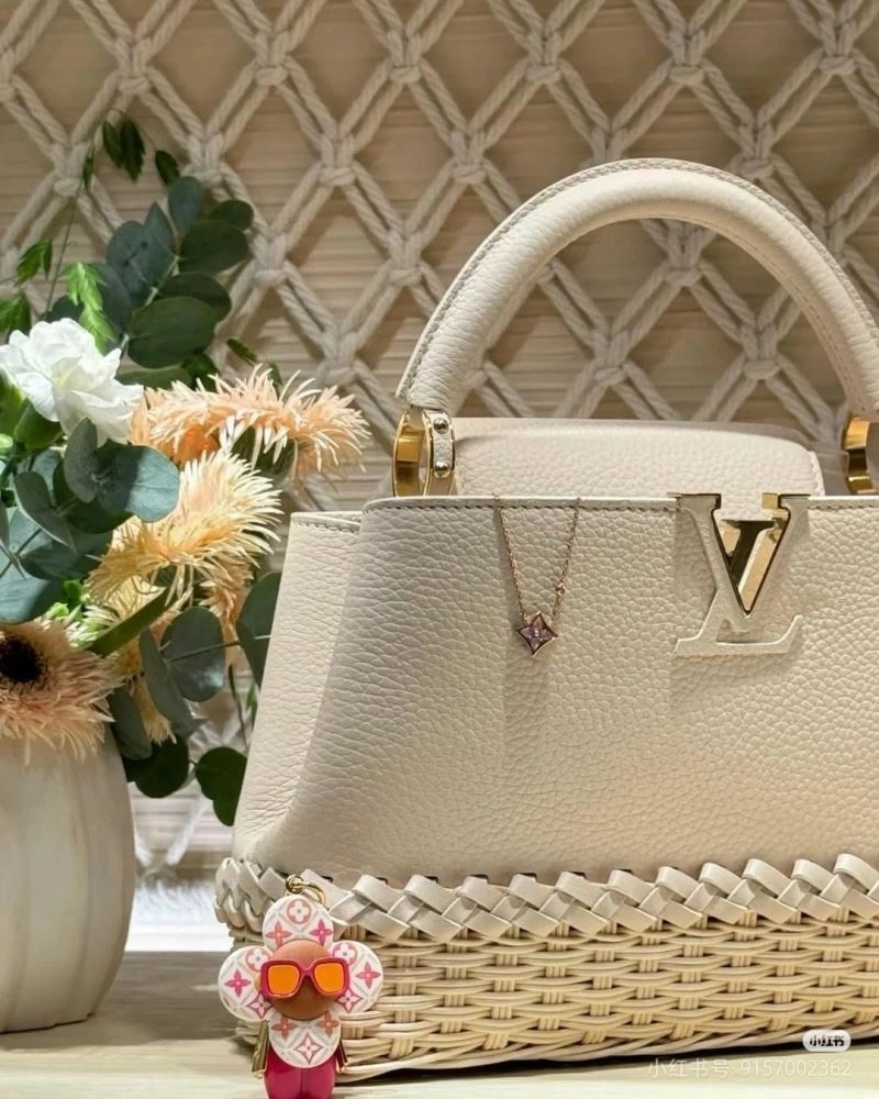 Louis Vuitton Keychains MultiPurpose 265883