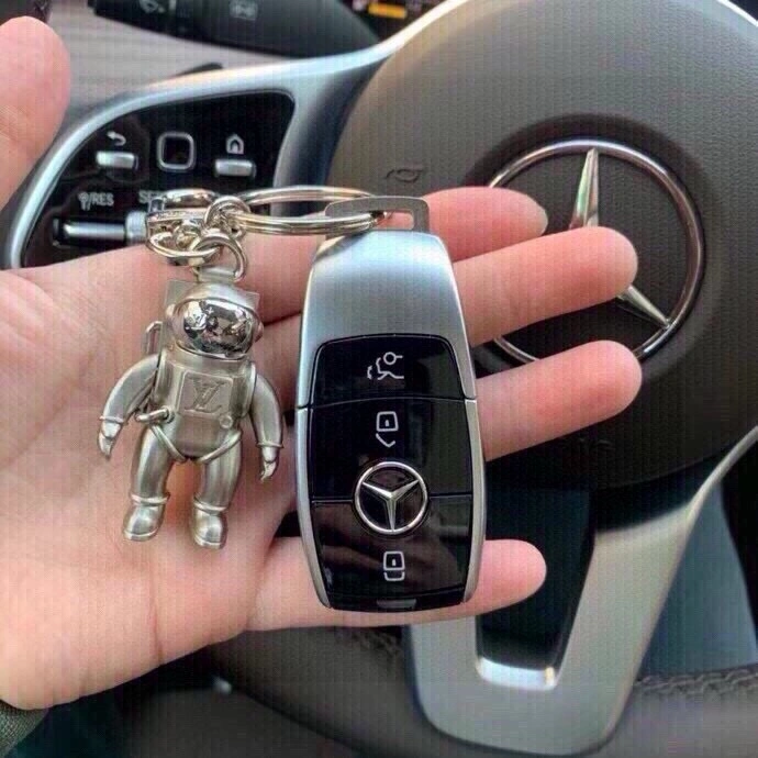 Seasonal Louis Vuitton Keychains 266726