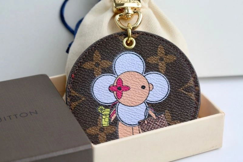 ModernLook Louis Vuitton Keychains 266718