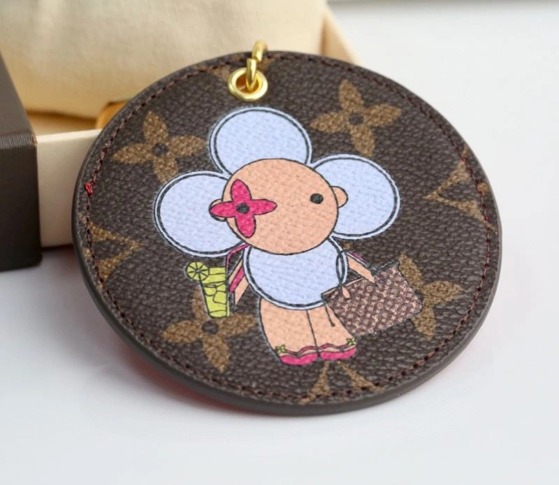 ModernLook Louis Vuitton Keychains 266718