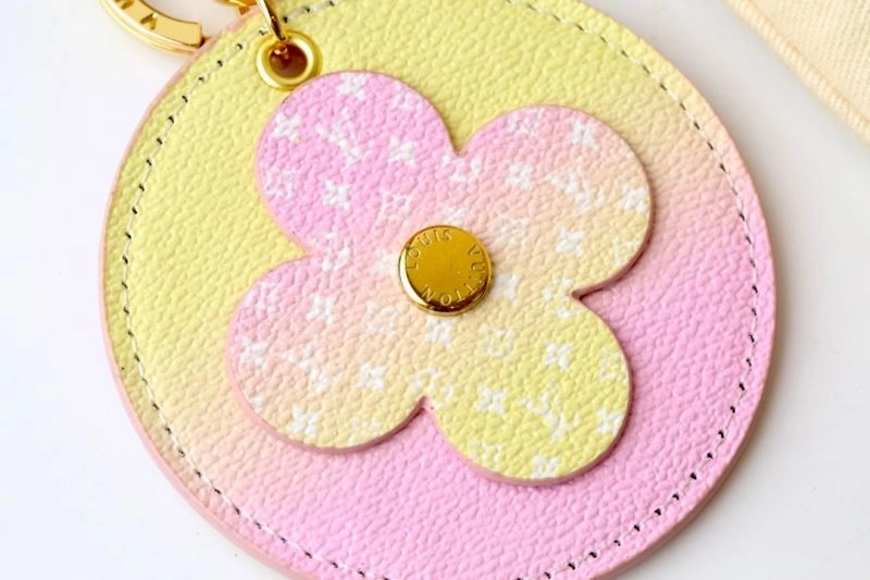 MoistureWicking Louis Vuitton Keychains 266693