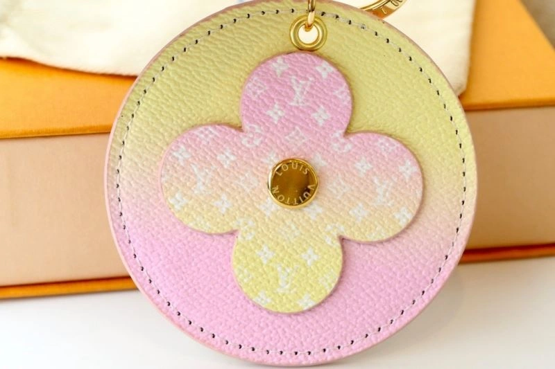 MoistureWicking Louis Vuitton Keychains 266693