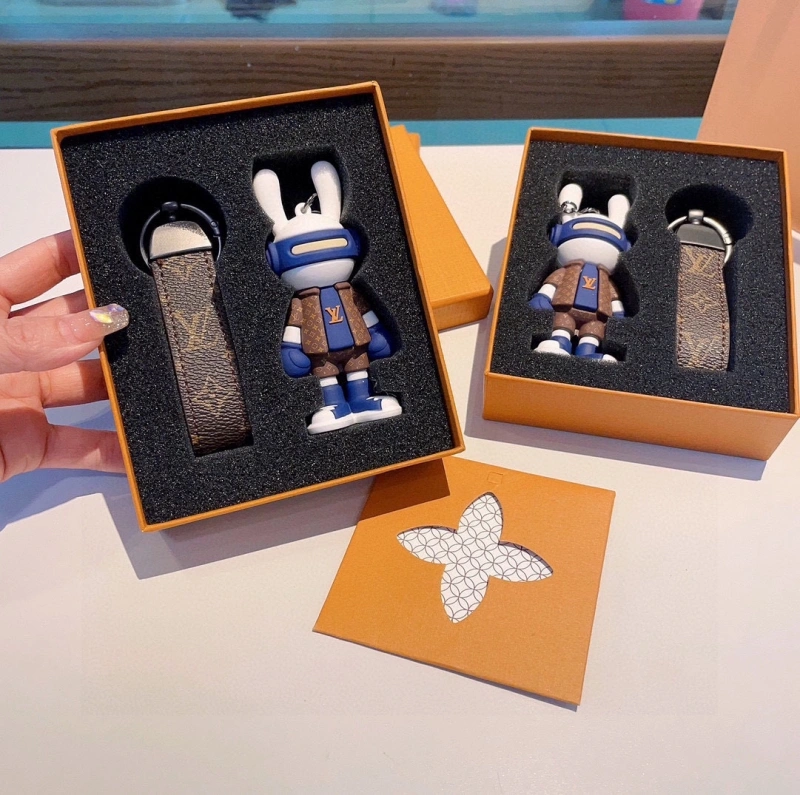 Minimalist Louis Vuitton Keychains 266396