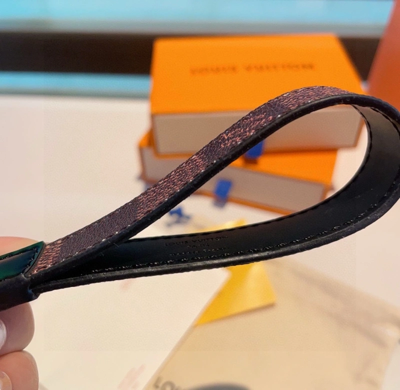 Louis Vuitton Keychains Bold 266376