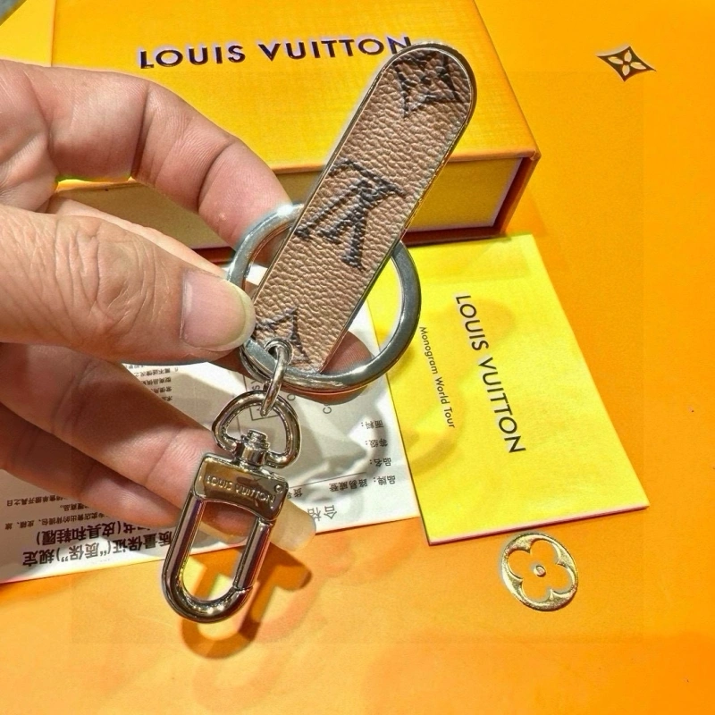 Louis Vuitton Keychains UrbanChic 266369