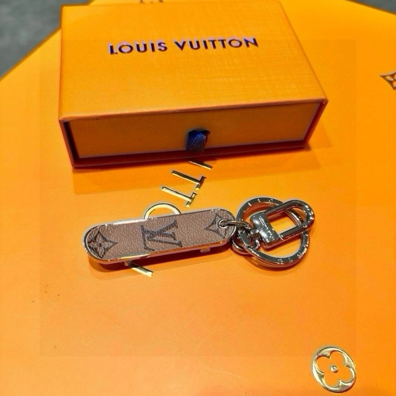 Louis Vuitton Keychains UrbanChic 266369