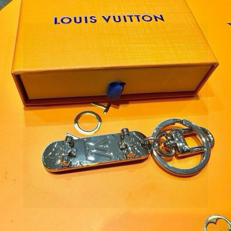 Louis Vuitton Keychains UrbanChic 266369