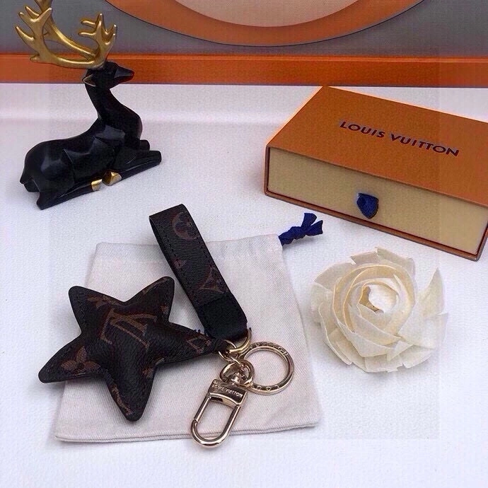 WellDesigned Louis Vuitton Keychains 266358