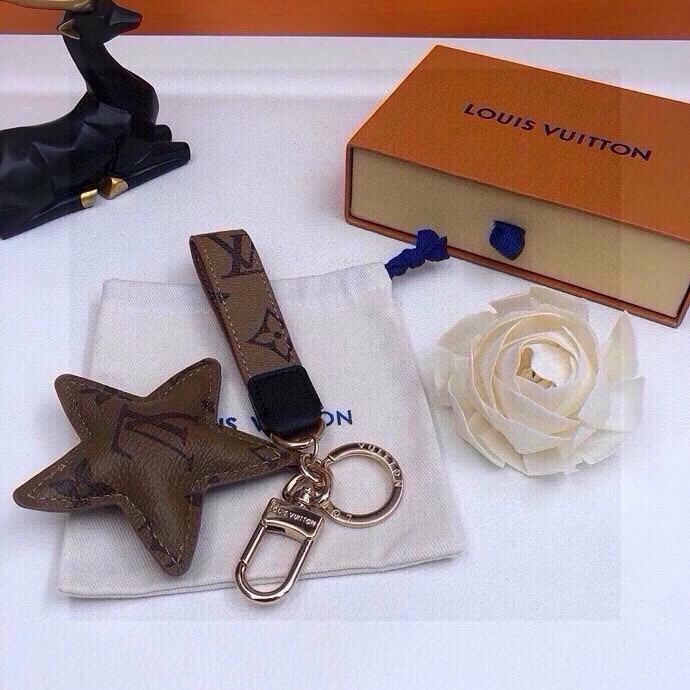 Louis Vuitton Keychains Sleek 266353