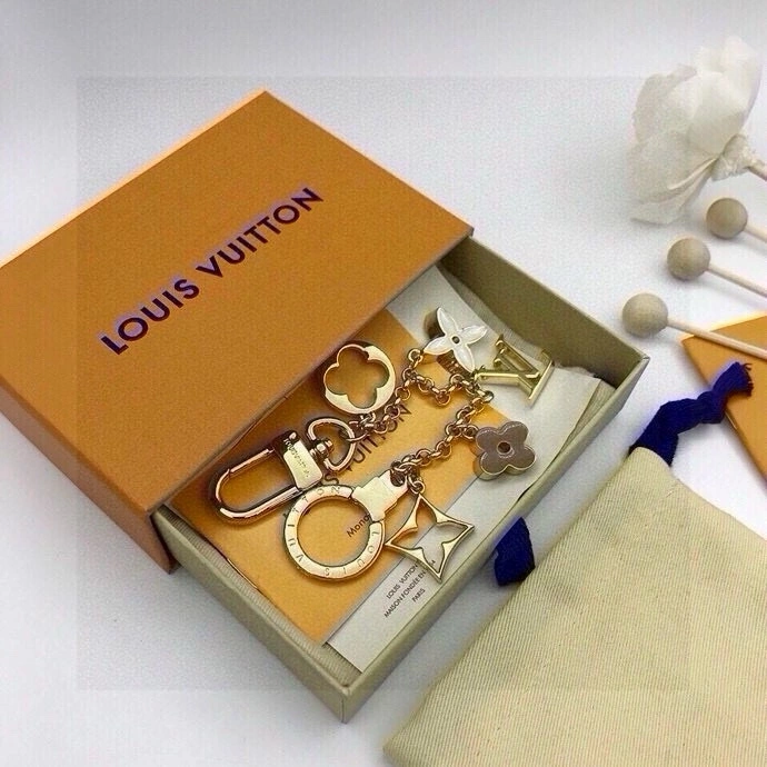 TimelessDesign Louis Vuitton Keychains 266355