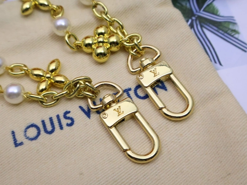 Louis Vuitton Keychains Contemporary 266354