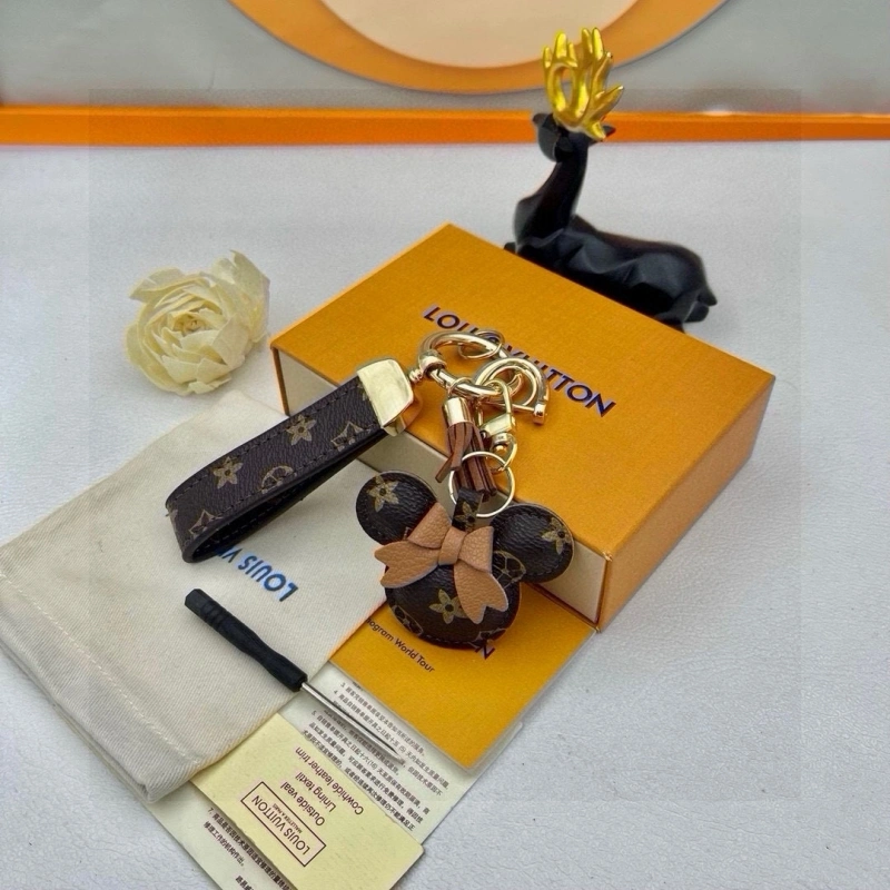 OnTrend Louis Vuitton Keychains 266298