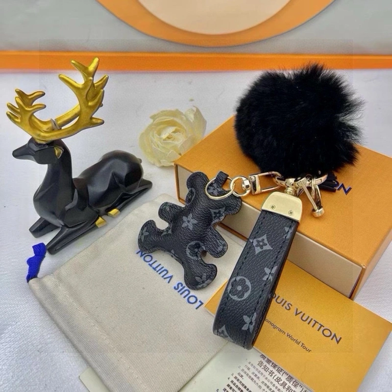 OnTrend Louis Vuitton Keychains 266322
