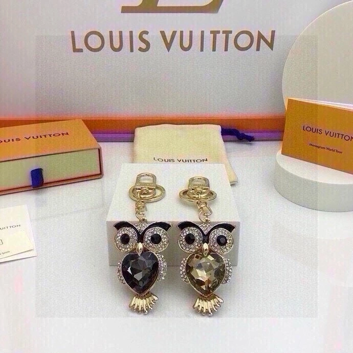 Versatile Louis Vuitton Keychains 266290
