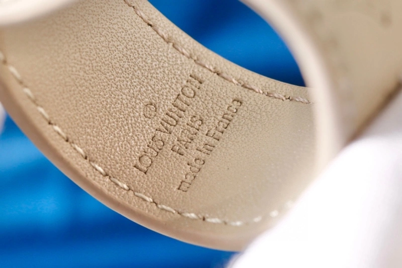 Louis Vuitton Keychains SmoothTexture 266152