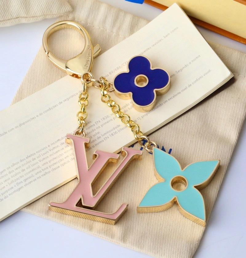 SmoothTexture Louis Vuitton Keychains 266141