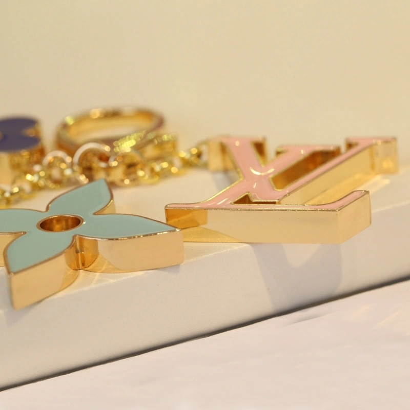 SmoothTexture Louis Vuitton Keychains 266141