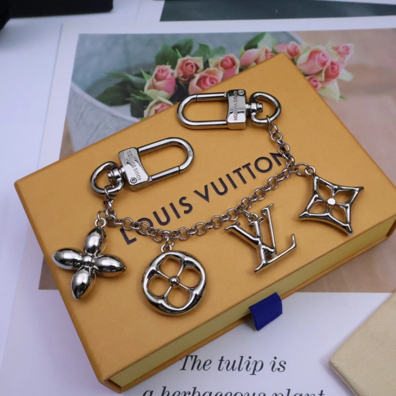 Casual Louis Vuitton Keychains 266120