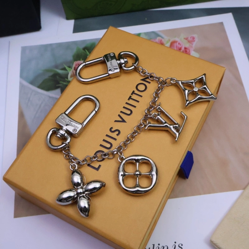 Casual Louis Vuitton Keychains 266120