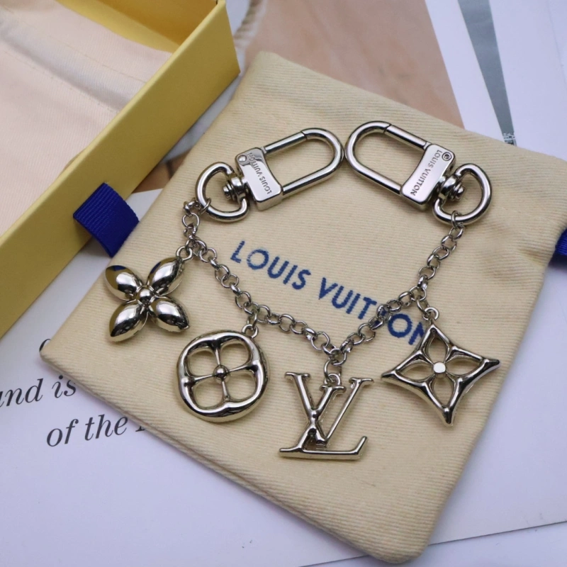 Casual Louis Vuitton Keychains 266120