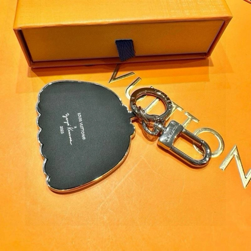 WellDesigned Louis Vuitton Keychains 265547