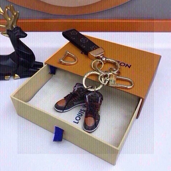 Premium Louis Vuitton Keychains 265511