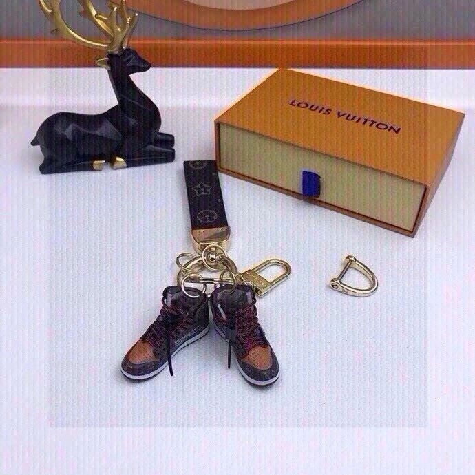 Premium Louis Vuitton Keychains 265511
