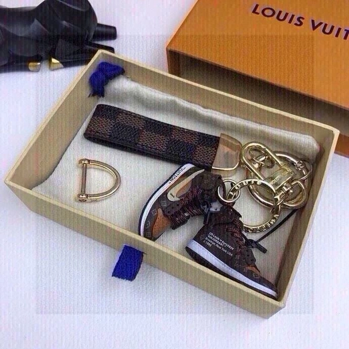 RelaxedFit Louis Vuitton Keychains 265494