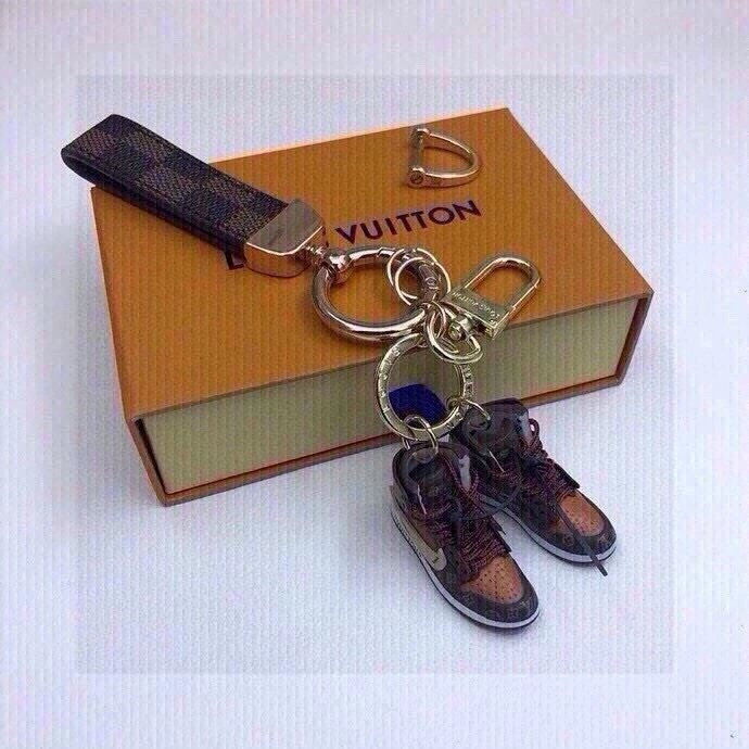 RelaxedFit Louis Vuitton Keychains 265494