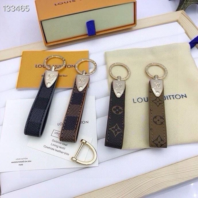 SmoothTexture Louis Vuitton Keychains 265480