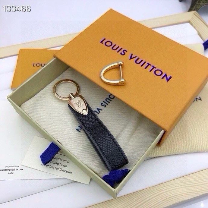 Breathable Louis Vuitton Keychains 265472