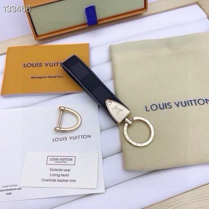 Breathable Louis Vuitton Keychains 265472