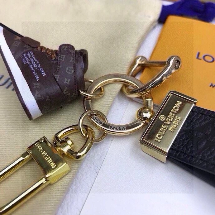 Louis Vuitton Keychains WeatherProof 265463