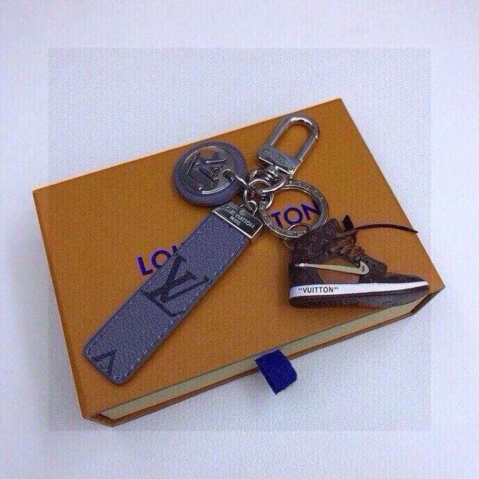 Effortless Louis Vuitton Keychains 265411