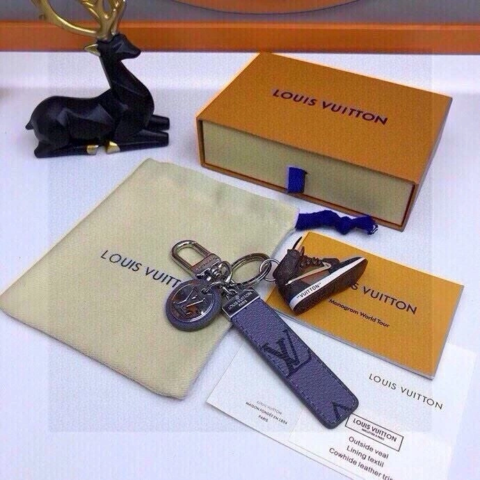 Effortless Louis Vuitton Keychains 265411