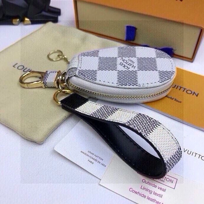 Louis Vuitton Keychains Seasonal 265416