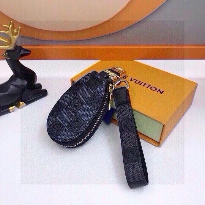 SmoothTexture Louis Vuitton Keychains 265424