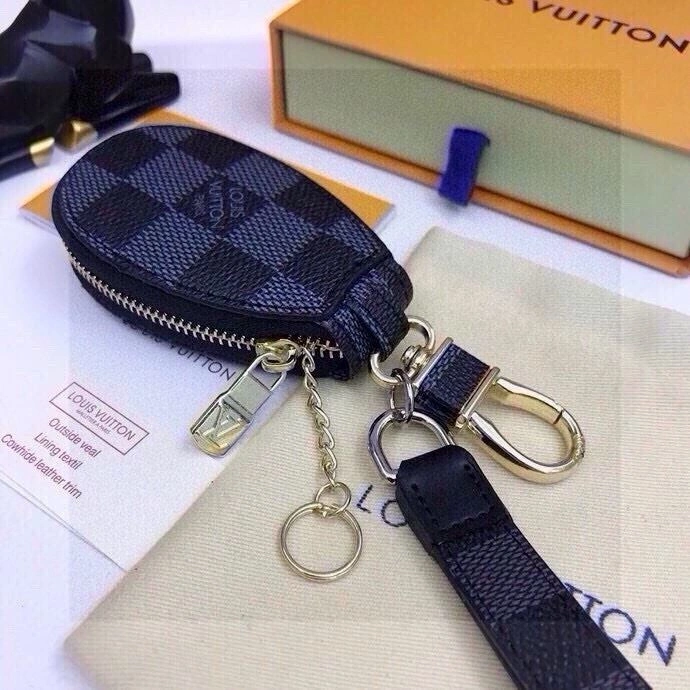 SmoothTexture Louis Vuitton Keychains 265424