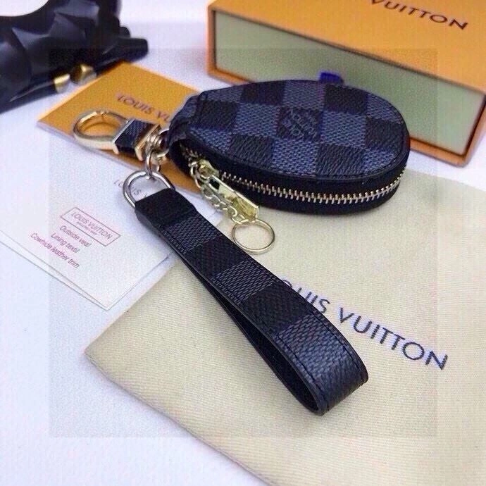SmoothTexture Louis Vuitton Keychains 265424