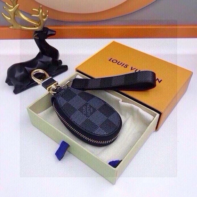 SmoothTexture Louis Vuitton Keychains 265424