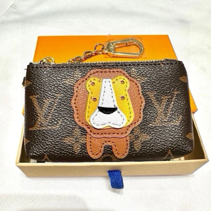 Minimalist Louis Vuitton Keychains 265406