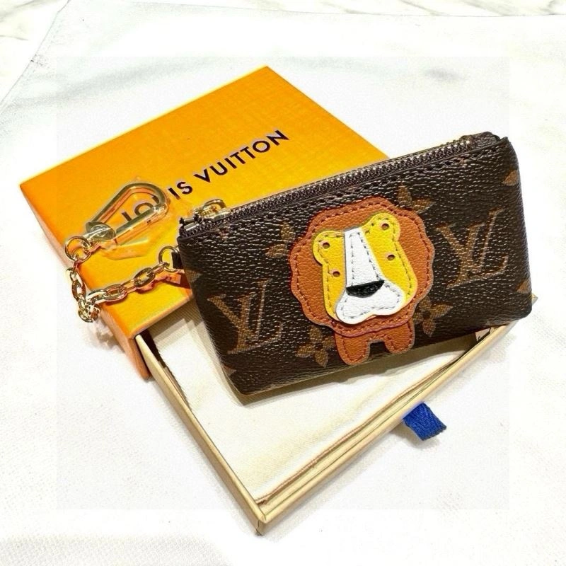 Minimalist Louis Vuitton Keychains 265406