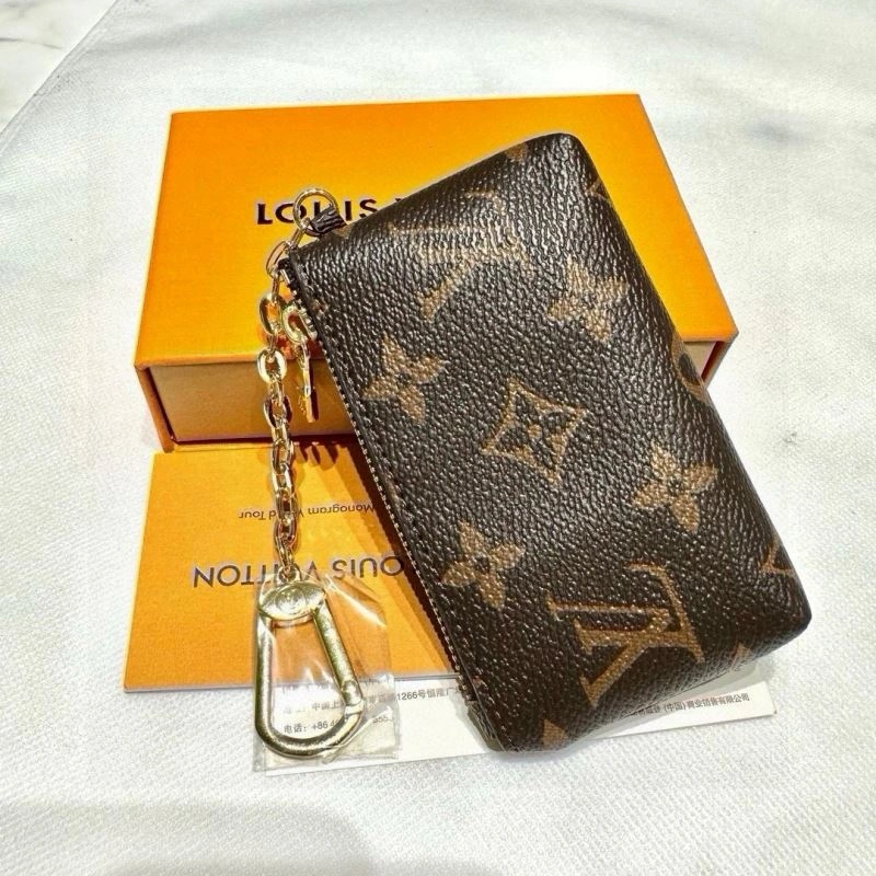 Minimalist Louis Vuitton Keychains 265406