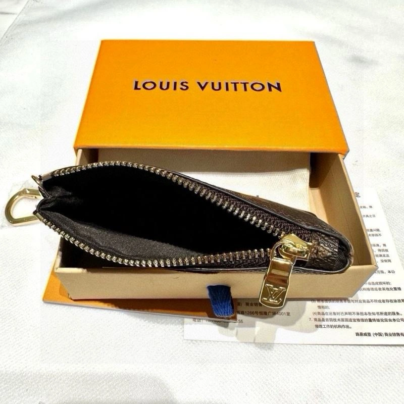 Minimalist Louis Vuitton Keychains 265406