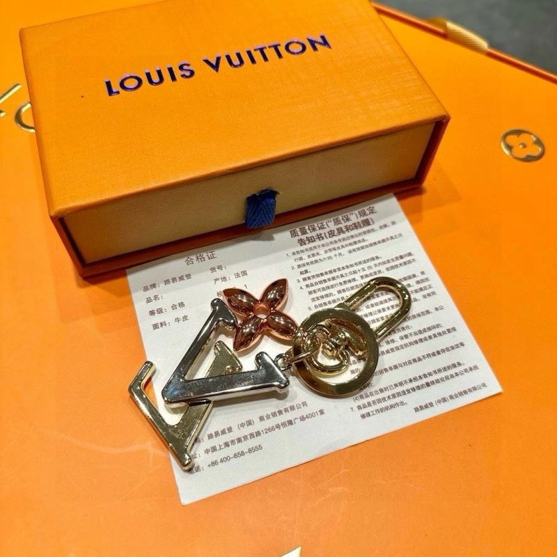 Chic Louis Vuitton Keychains 265401