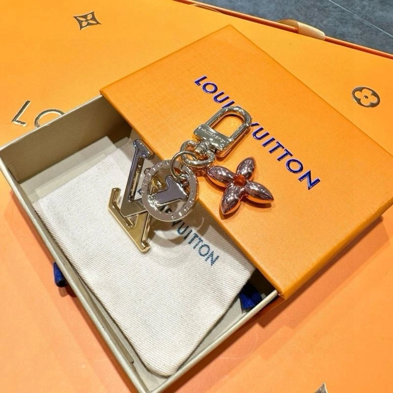 Chic Louis Vuitton Keychains 265401