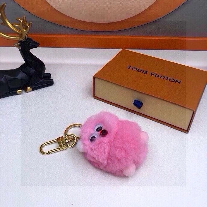 Snug Louis Vuitton Keychains 265331
