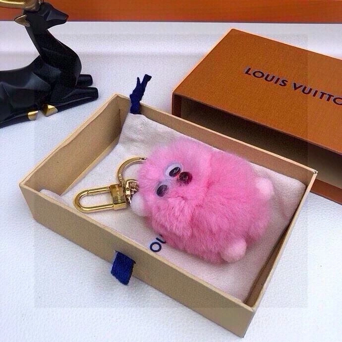 Snug Louis Vuitton Keychains 265331