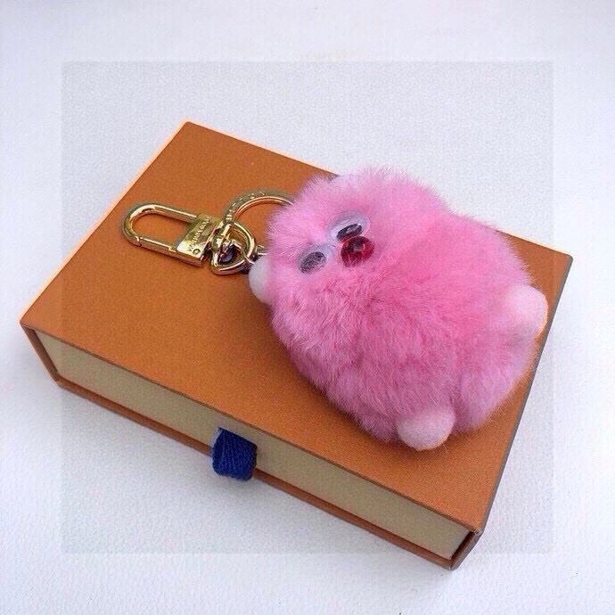Snug Louis Vuitton Keychains 265331