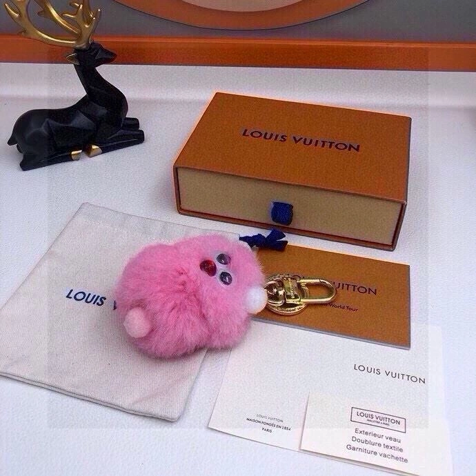 Snug Louis Vuitton Keychains 265331